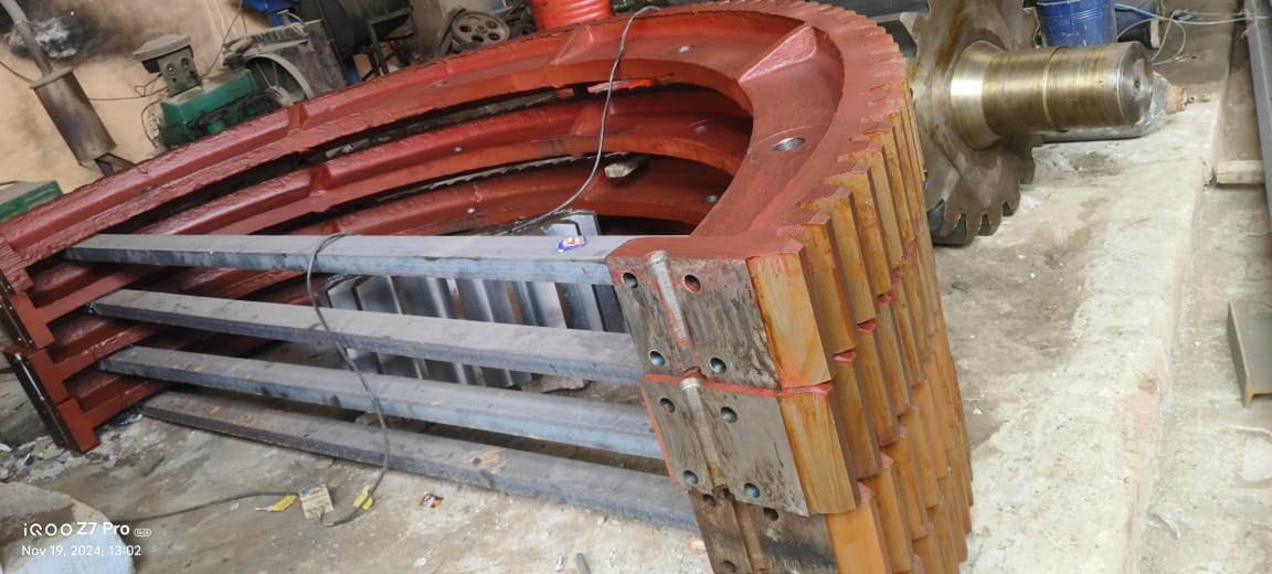 Heavy duty industrial spur gears and helical ring gears manufactured by OP Engineering Group Ghaziabad India